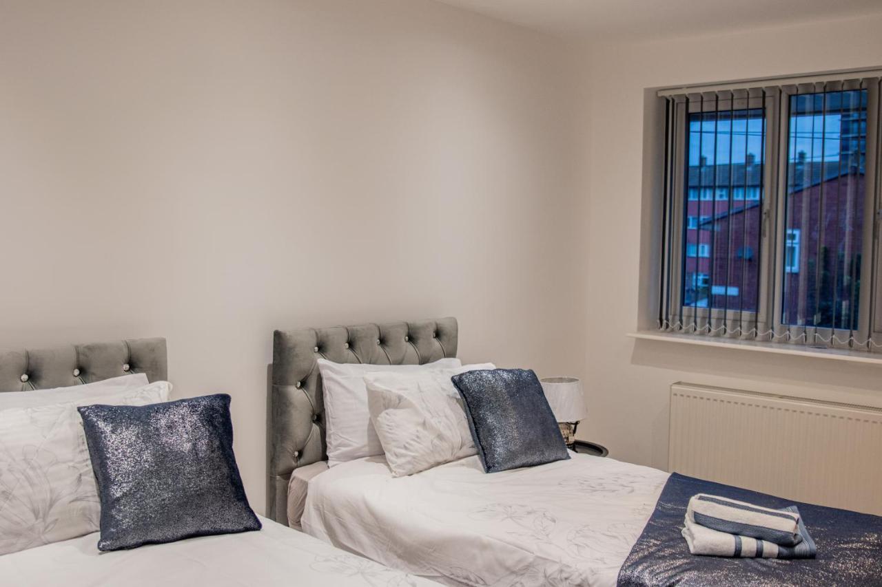 Bv Comfy Spacious 3 Bedroom House At Tatton Street แมนเชสเตอร์ ภายนอก รูปภาพ