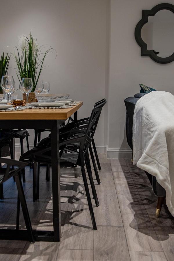 Bv Comfy Spacious 3 Bedroom House At Tatton Street แมนเชสเตอร์ ภายนอก รูปภาพ