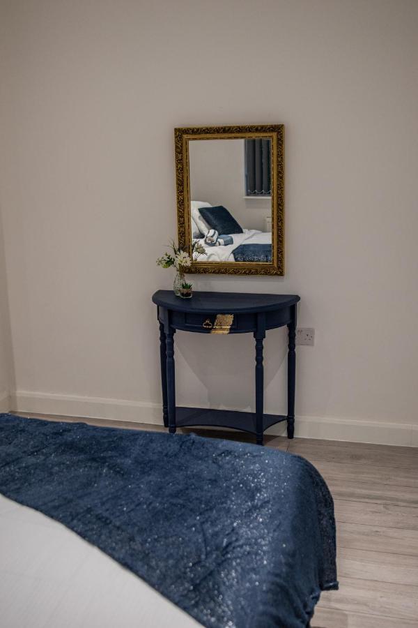 Bv Comfy Spacious 3 Bedroom House At Tatton Street แมนเชสเตอร์ ภายนอก รูปภาพ